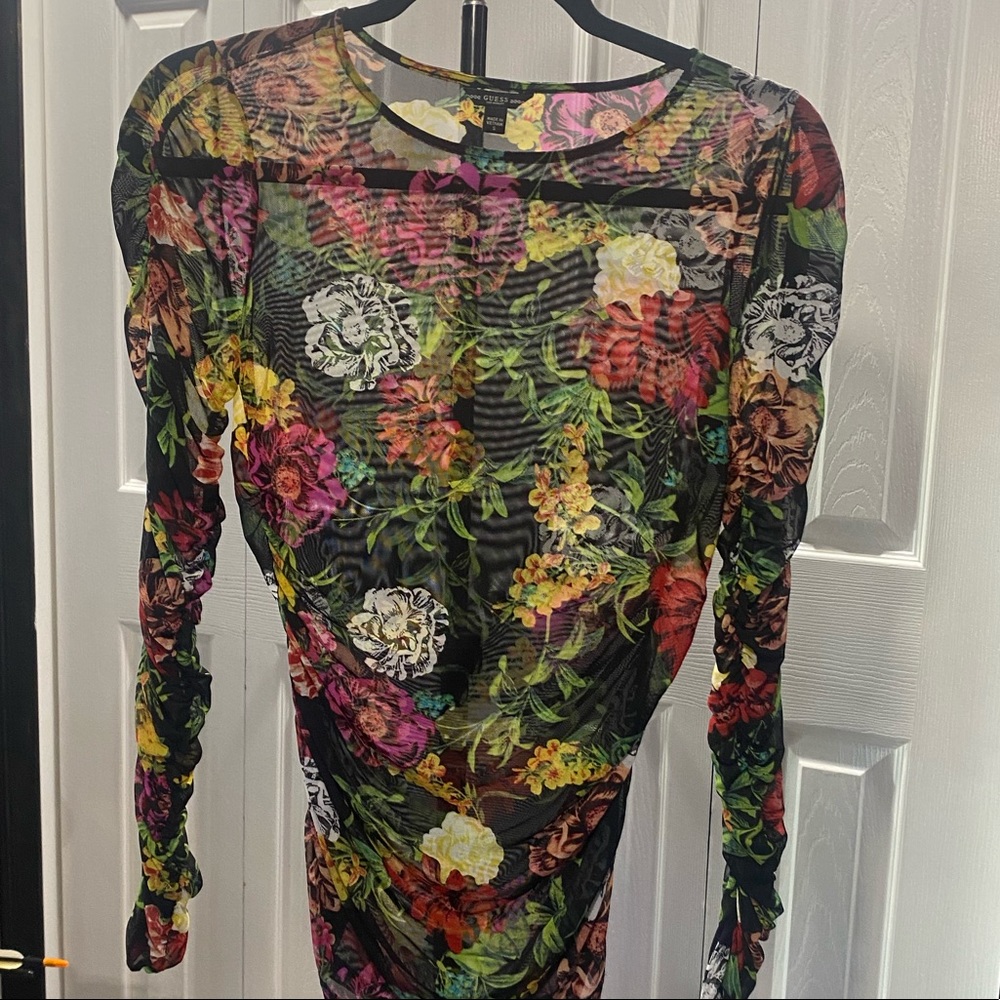 Guess Sheer Floral Ruched Top Sz Small
